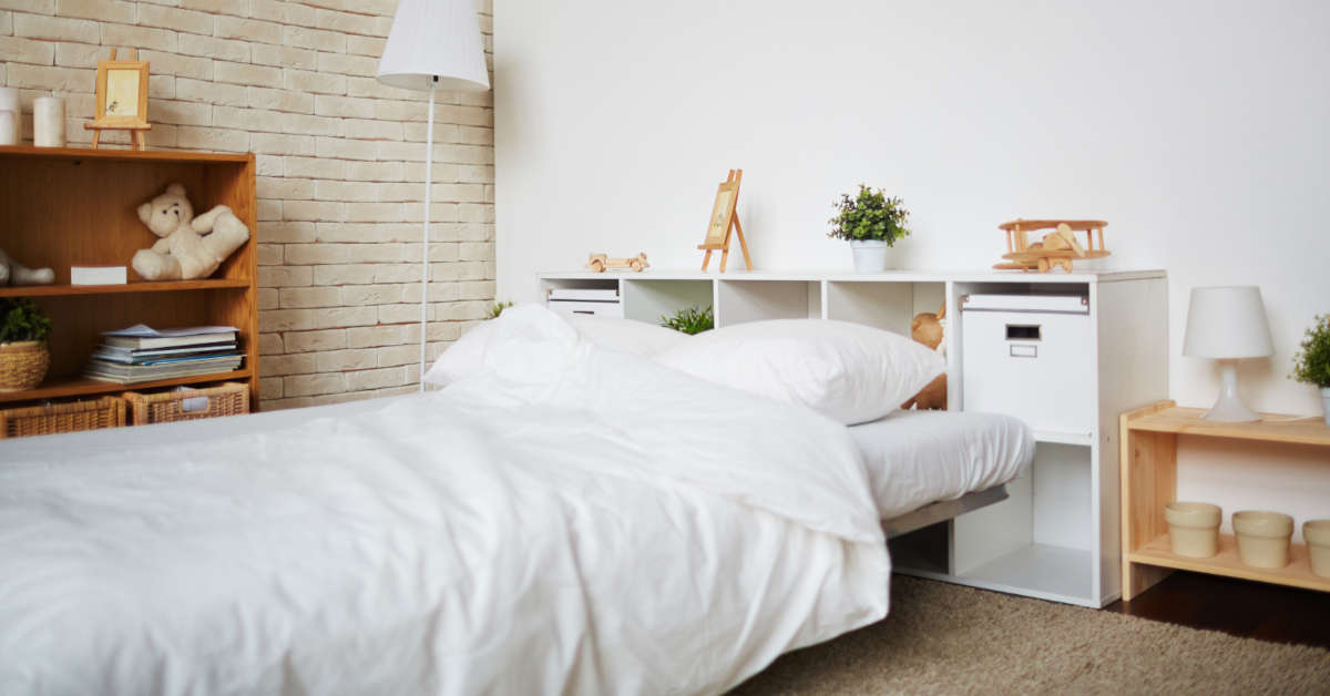 Jak składać prześcieradło z gumką?