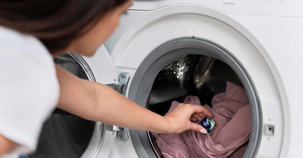 Jak wyczyścić pralkę żeby nie śmierdziała?