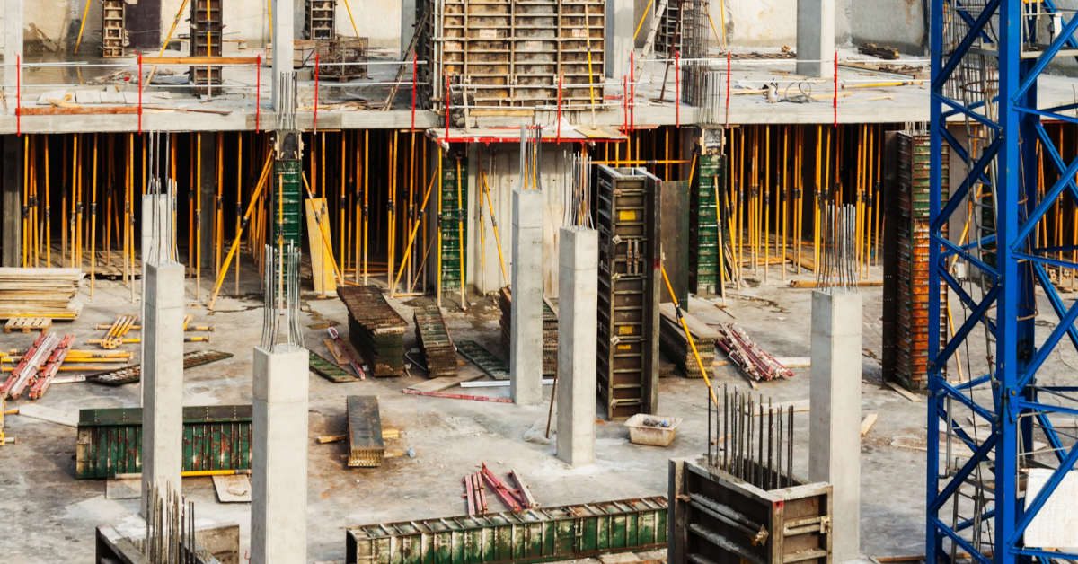 Tablica informacyjna budowy – jak ją wypełnić?