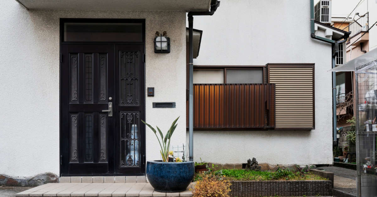 Jak kołkować styropian – schemat, porady