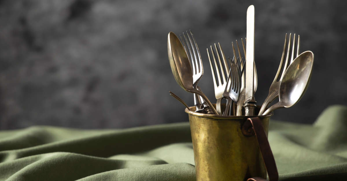 Jak wyczyścić poczerniałe sztućce?