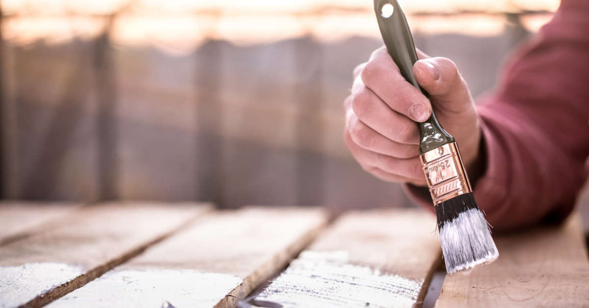 Szlifowanie i malowanie drewna – cennik 2025/2026