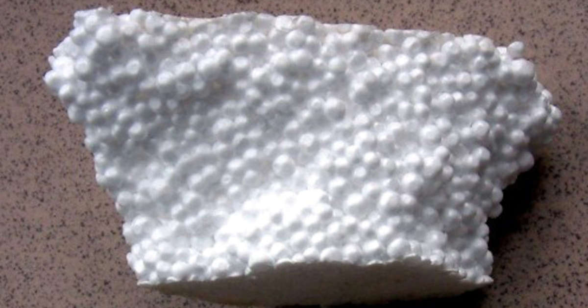 Czy styropian pije wodę?