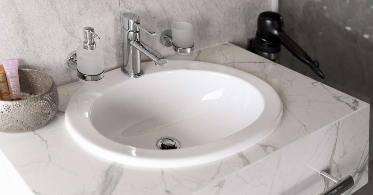 Jak odnowić zlew z konglomeratu?