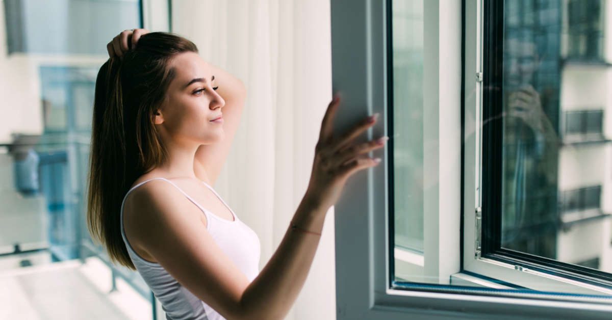 Jak działa tryb letni i zimowy w oknach?