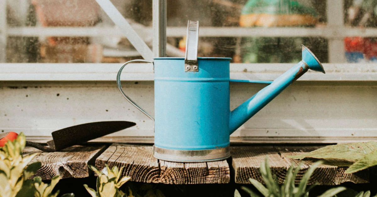 Jak podłączyć zbiornik na deszczówkę do rynny?