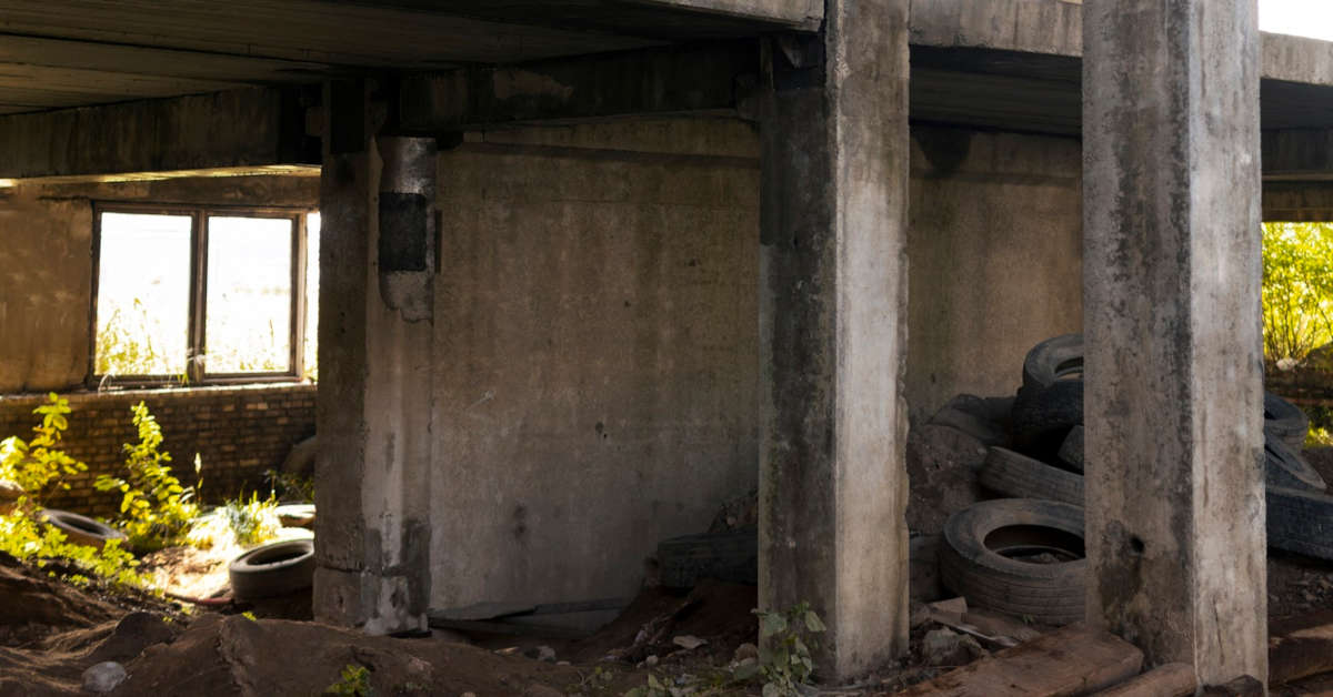 Osuszanie fundamentów – jak się za to zabrać?