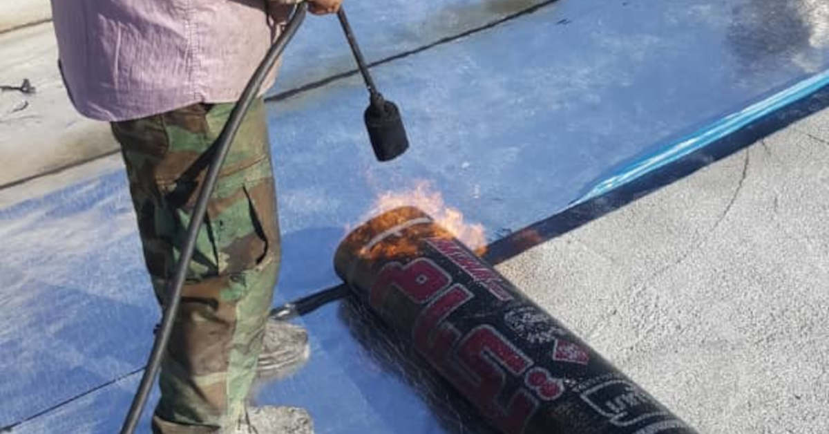 Papa termozgrzewalna – cena, układanie, grubość