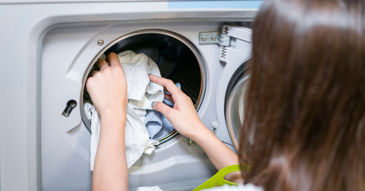 Czy pranie w 60 stopniach kurczy ubrania?