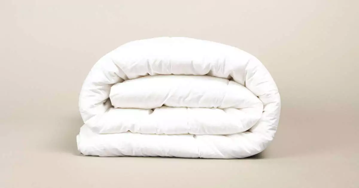 Jak zwinąć materac w rulon i przygotować do transportu?