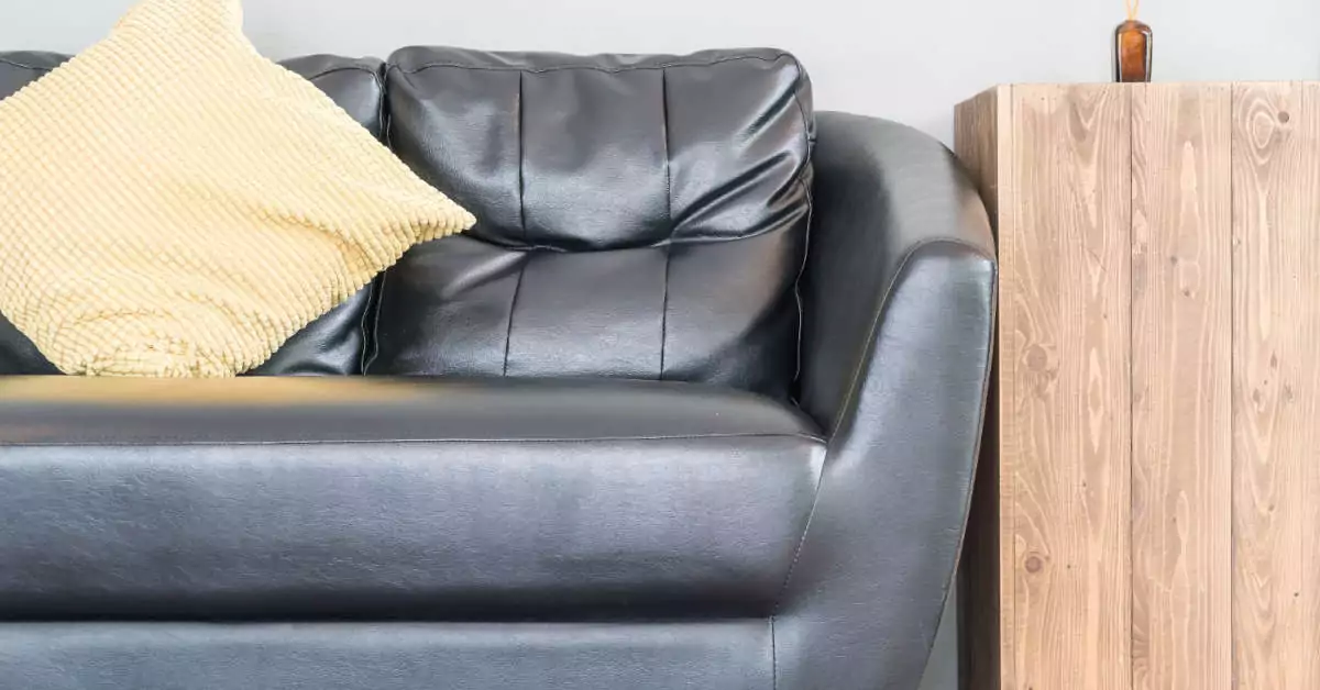 Czym czyścić skórzaną kanapę – domowe sposoby