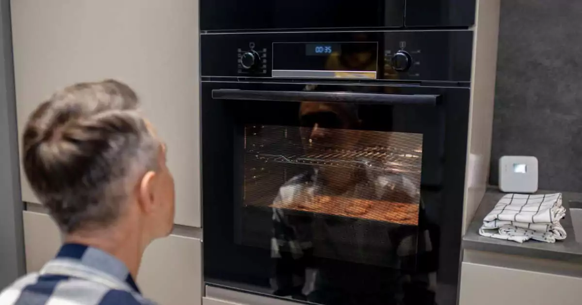 Czy można włożyć talerz do piekarnika?