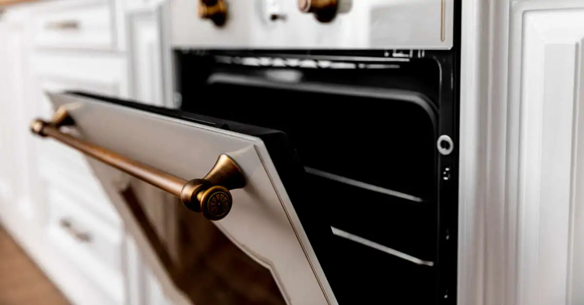 Jak wyczyścić piekarnik tabletką do zmywarki?