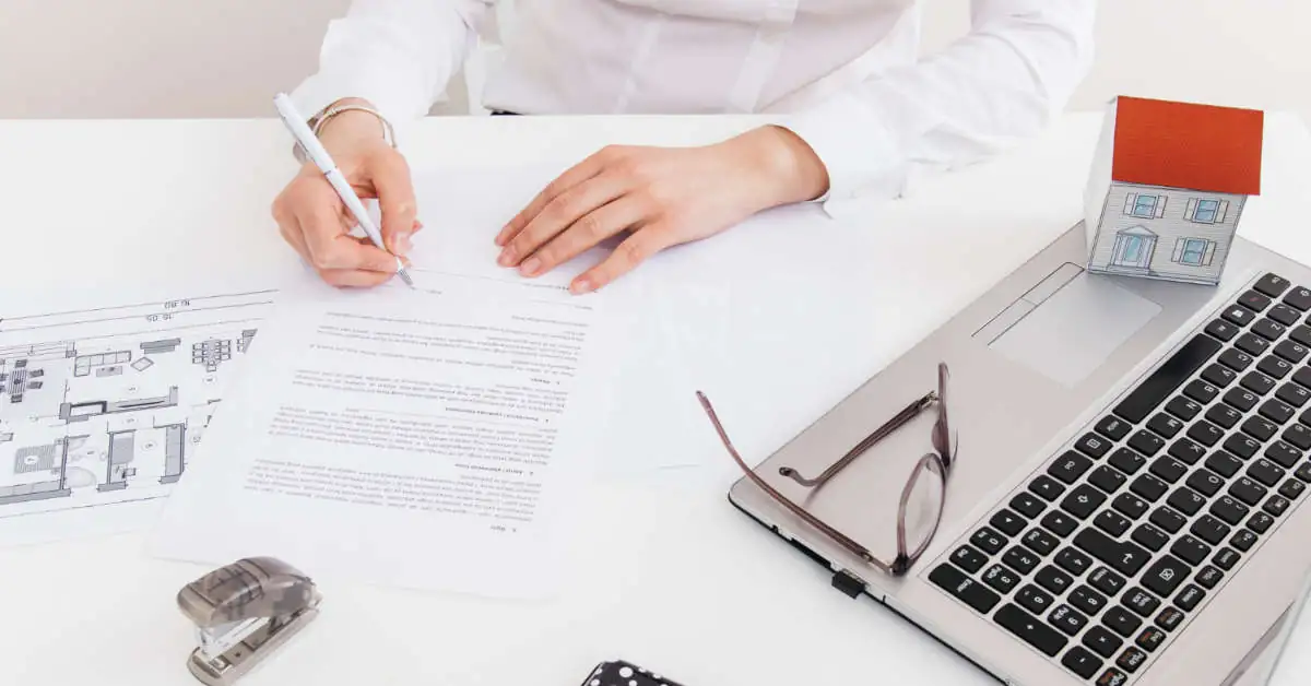 Jak sprawdzić kto jest właścicielem działki?