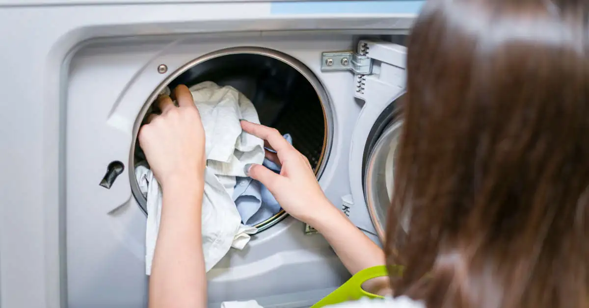 Czy pranie w 60 stopniach kurczy ubrania?