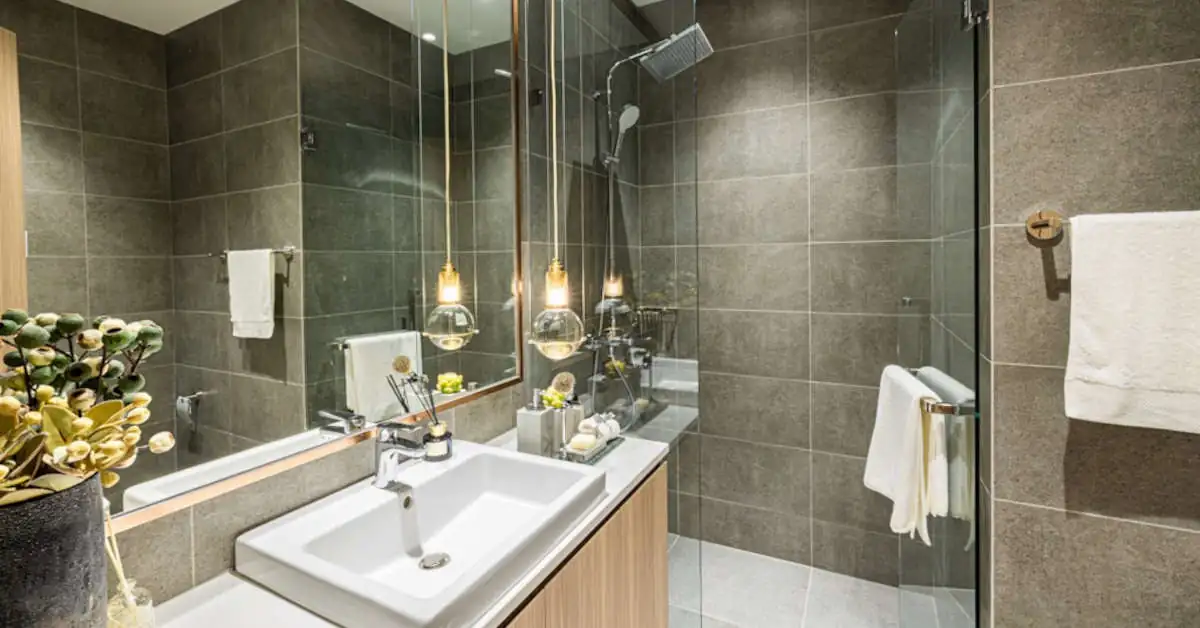 Kabiny prysznicowe – klucz do praktycznej i eleganckiej łazienki