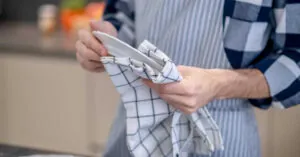 Jak wybielić ścierki kuchenne? Te metody są niezawodne!