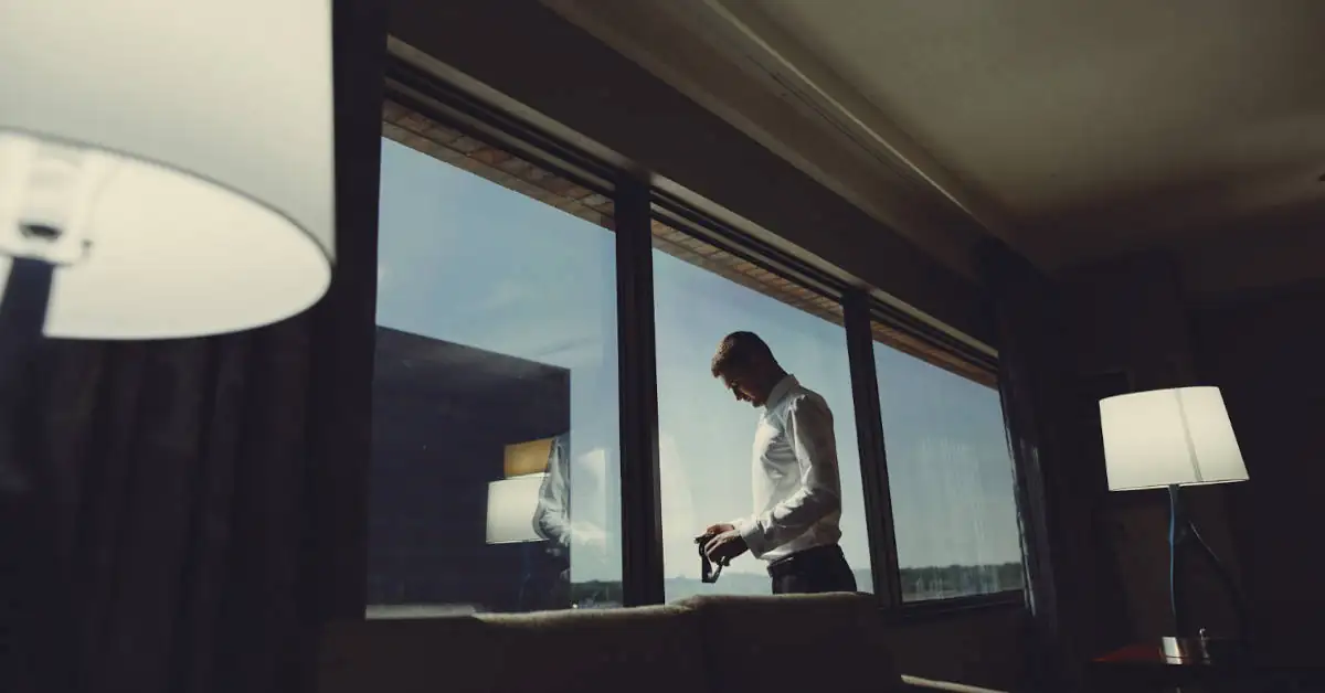 Folia zaciemniająca na okno – rozmiary, montaż, ceny