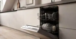 Tryb "ECO" w zmywarce – jak działa i kiedy używać?